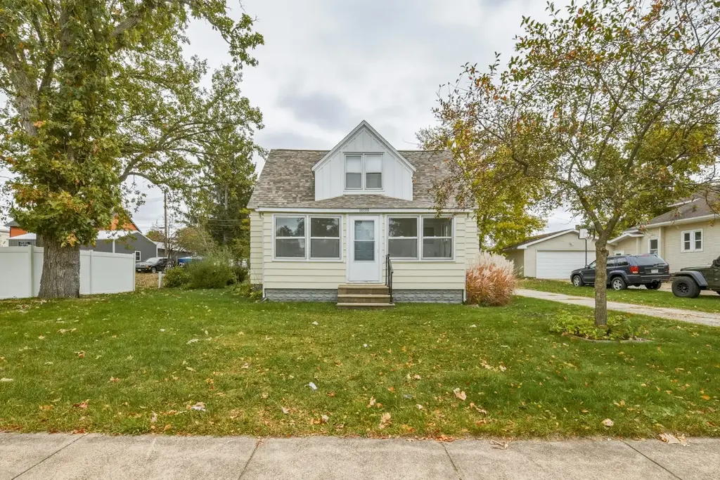 50768 Caroline Street, Osseo