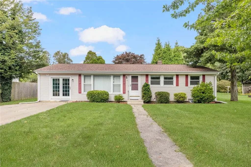 70 Lambert St, Narragansett