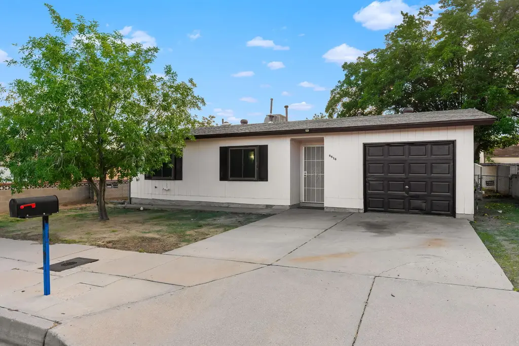 8816 Robby Avenue Sw, Albuquerque