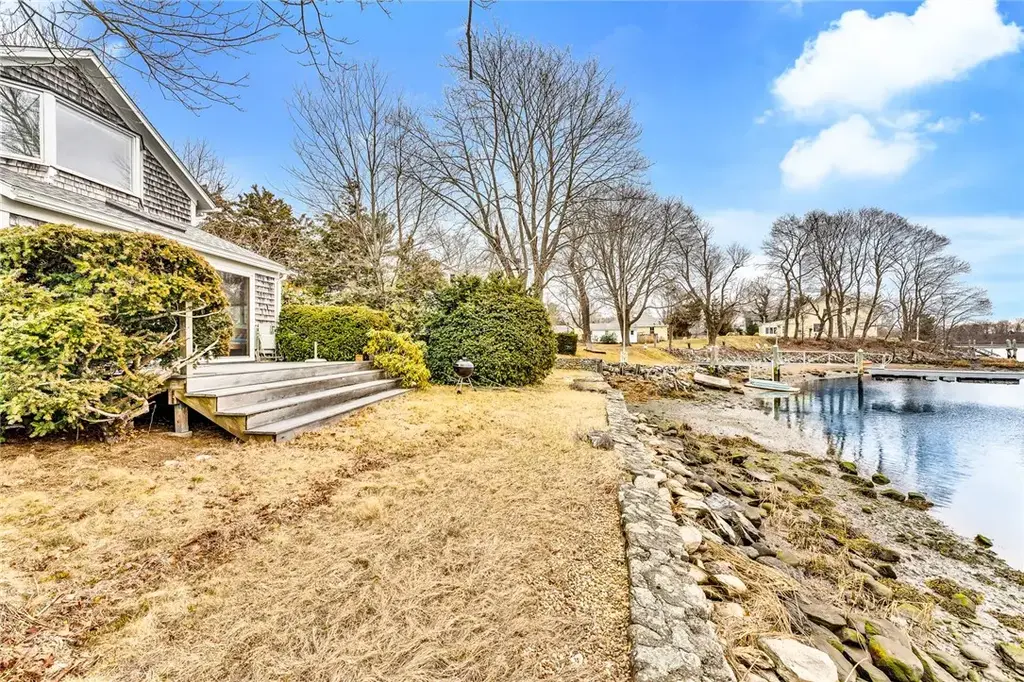 33 Samoset Ave, Barrington