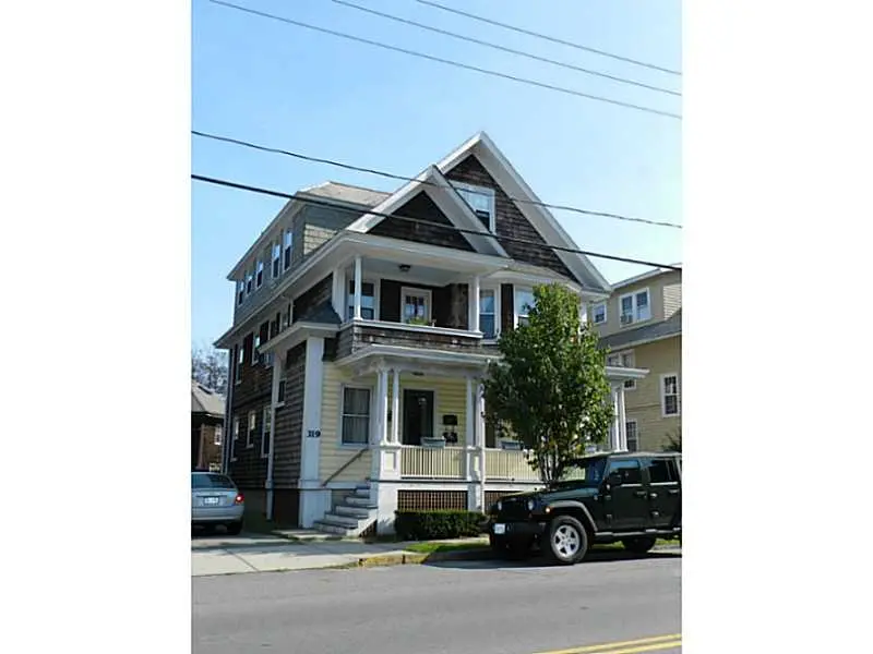319 Broadway St, Newport