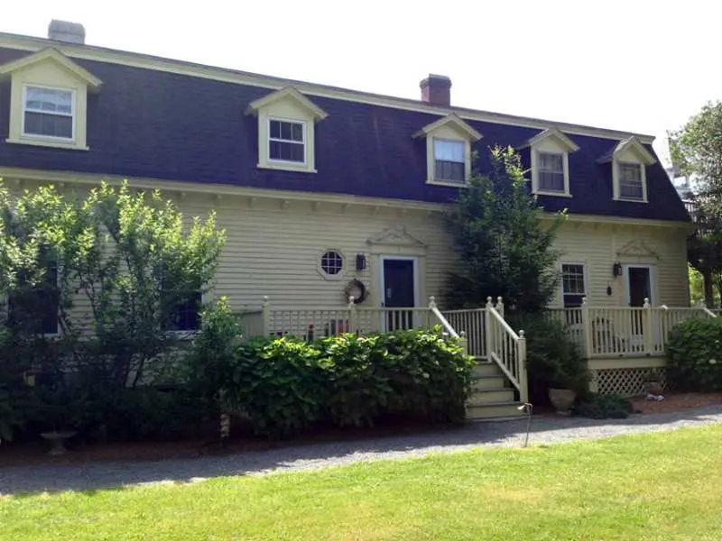 10 Victoria Ave # 1, Newport