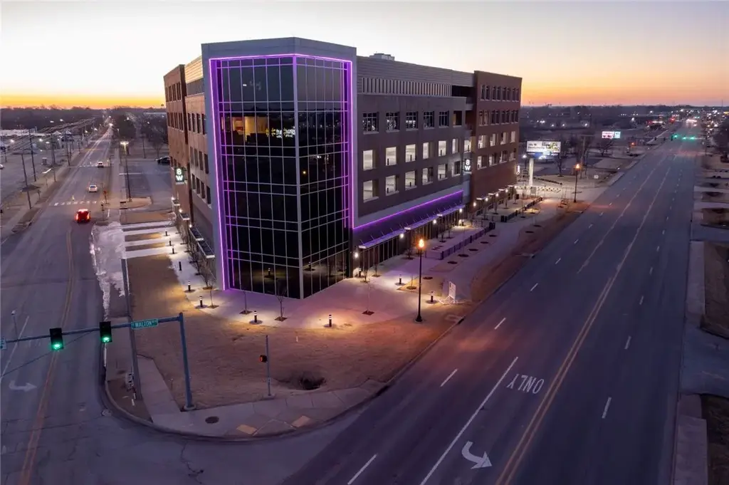 805 S Walton Boulevard 5th Fl, Bentonville