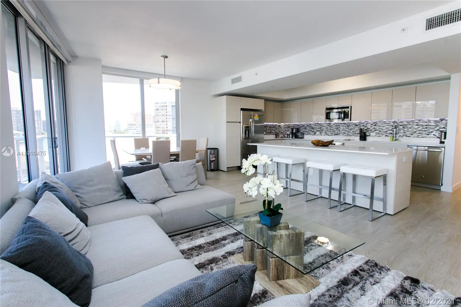 Photo of Listing #A11000475