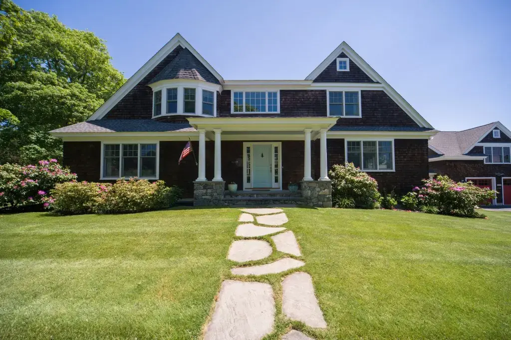 190 Coggeshall Ave, Newport