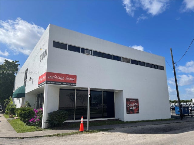 2 of 10 - 5900 Dewey St, Hollywood, FL