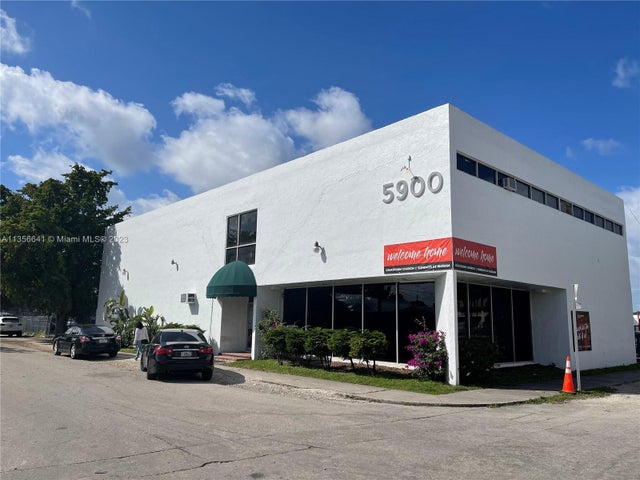 3 of 10 - 5900 Dewey St, Hollywood, FL