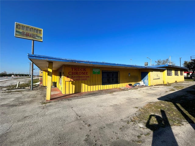 4 of 7 - 2860 S Kings Hwy, Fort Pierce, FL