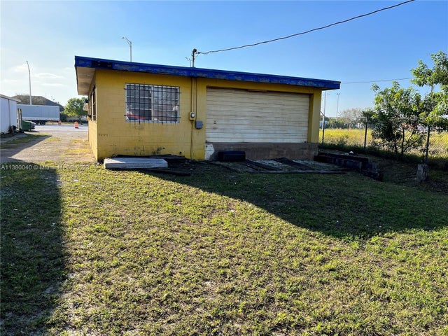 5 of 7 - 2860 S Kings Hwy, Fort Pierce, FL