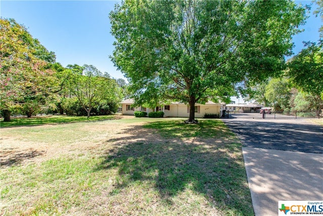 201 Lake Road, Belton