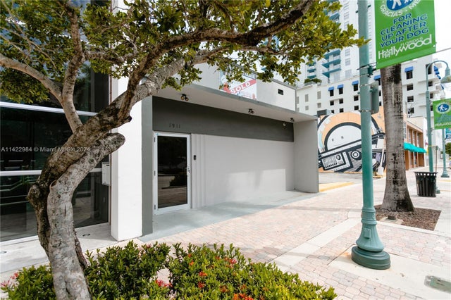 1 of 17 - 1911 Harrison St 2 & 3, Hollywood, FL