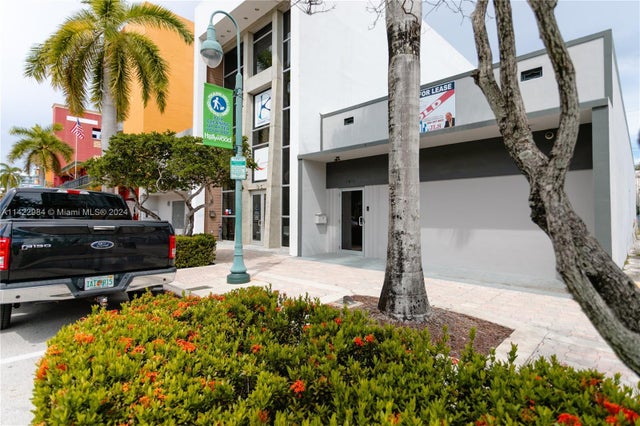 2 of 17 - 1911 Harrison St 2 & 3, Hollywood, FL