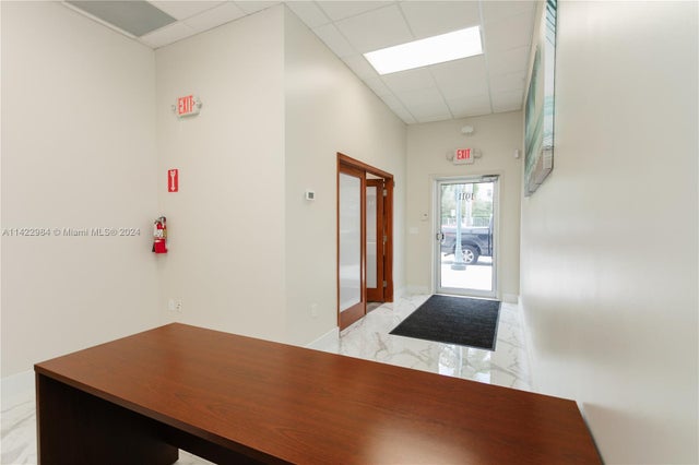 3 of 17 - 1911 Harrison St 2 & 3, Hollywood, FL