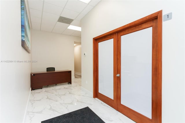 4 of 17 - 1911 Harrison St 2 & 3, Hollywood, FL