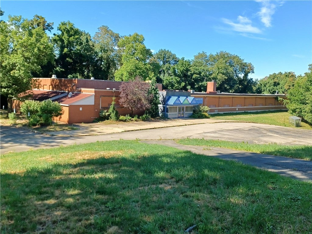 200 Penn School, Penn Hills