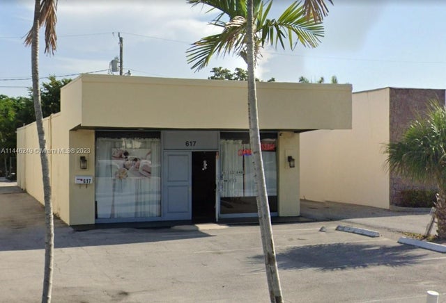 1 of 6 - 617 Northlake Blvd, North Palm Beach, FL