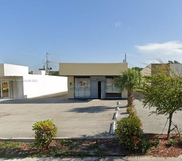 3 of 6 - 617 Northlake Blvd, North Palm Beach, FL
