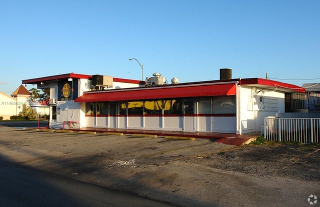 1 of 7 - 1301 N Federal Hwy, Hollywood, FL
