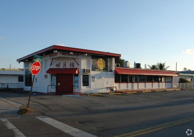 2 of 7 - 1301 N Federal Hwy, Hollywood, FL