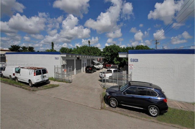 1 of 6 - 5801-5807 Dawson St, Hollywood, FL