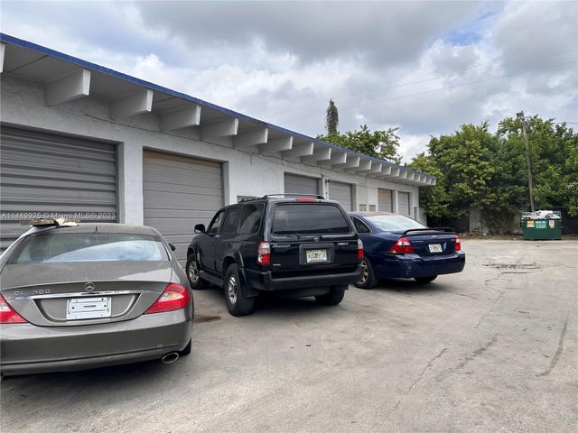 3 of 6 - 5801-5807 Dawson St, Hollywood, FL