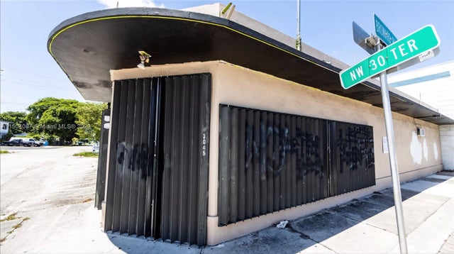 1 of 13 - 3045 W Broward Blvd, Fort Lauderdale, FL