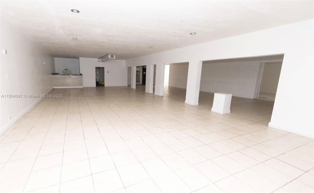 3 of 13 - 3045 W Broward Blvd, Fort Lauderdale, FL
