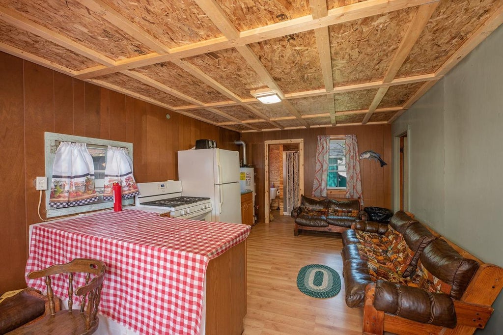 8915 Pickerel Lake Rd, Pickerel MLS 205222