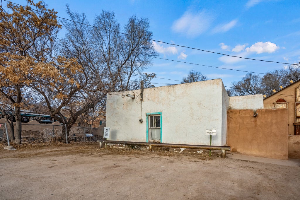 17 Santuario Drive, Chimayo Property Listing MLS® 202400294