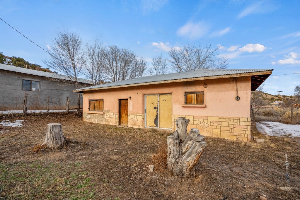 17 Santuario Drive, Chimayo Property Listing MLS® 202400294