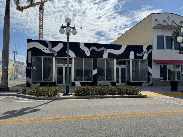 1 of 12 - 2020 Harrison St, Hollywood, FL