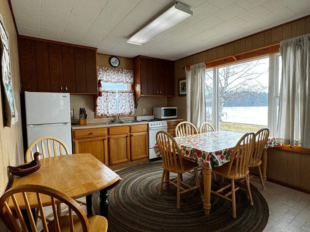 317 Park Ave E, Minocqua MLS 205501