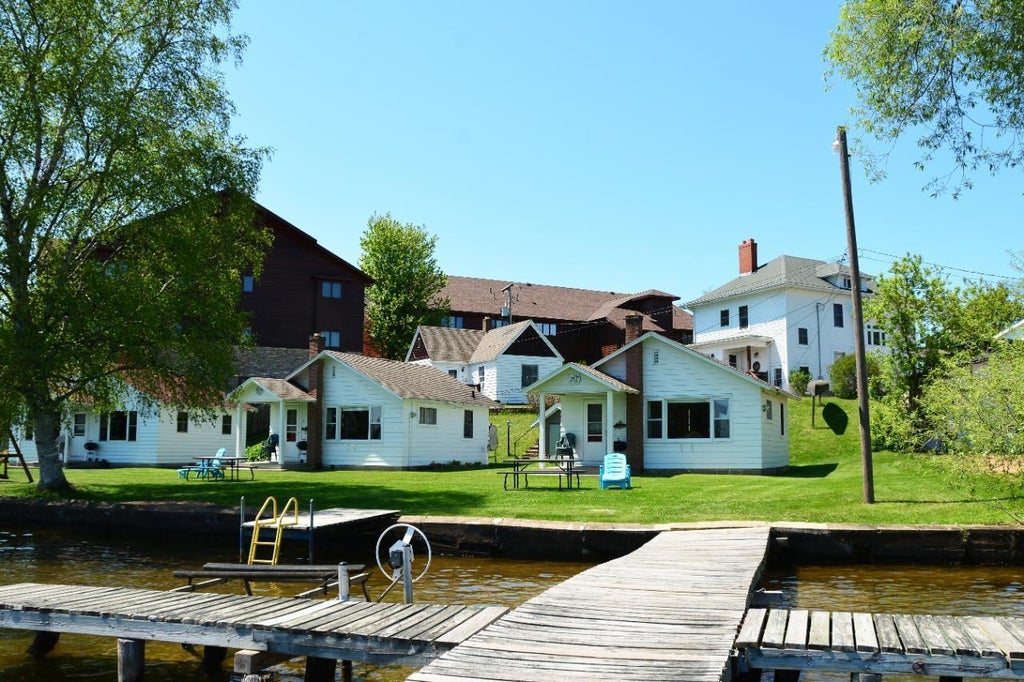 317 Park Ave E, Minocqua MLS 205501