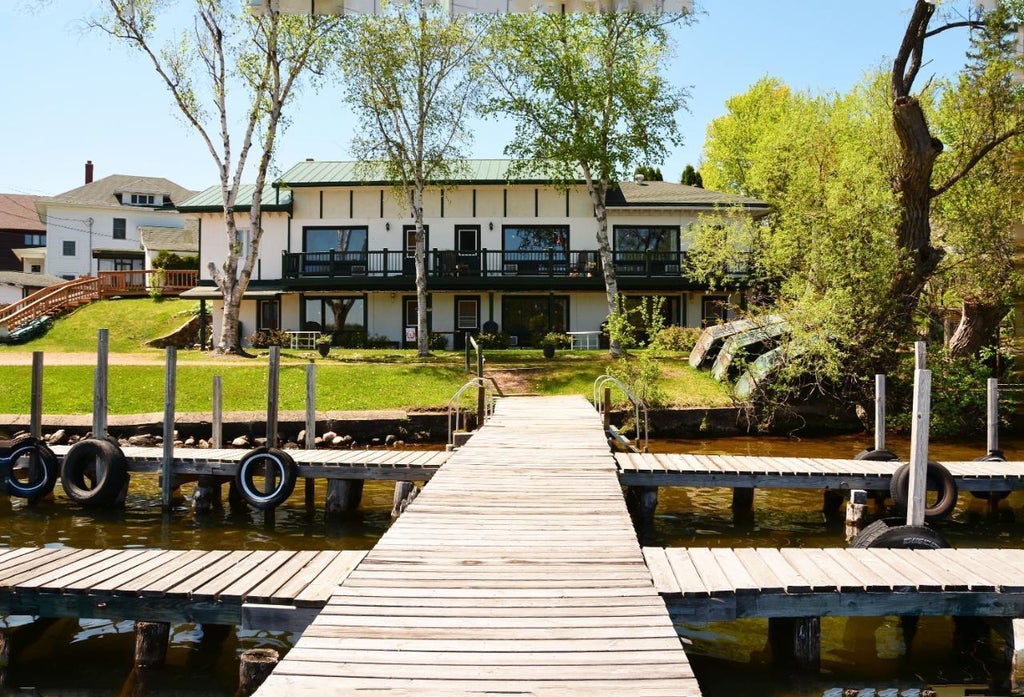 317 Park Ave E, Minocqua MLS 205501