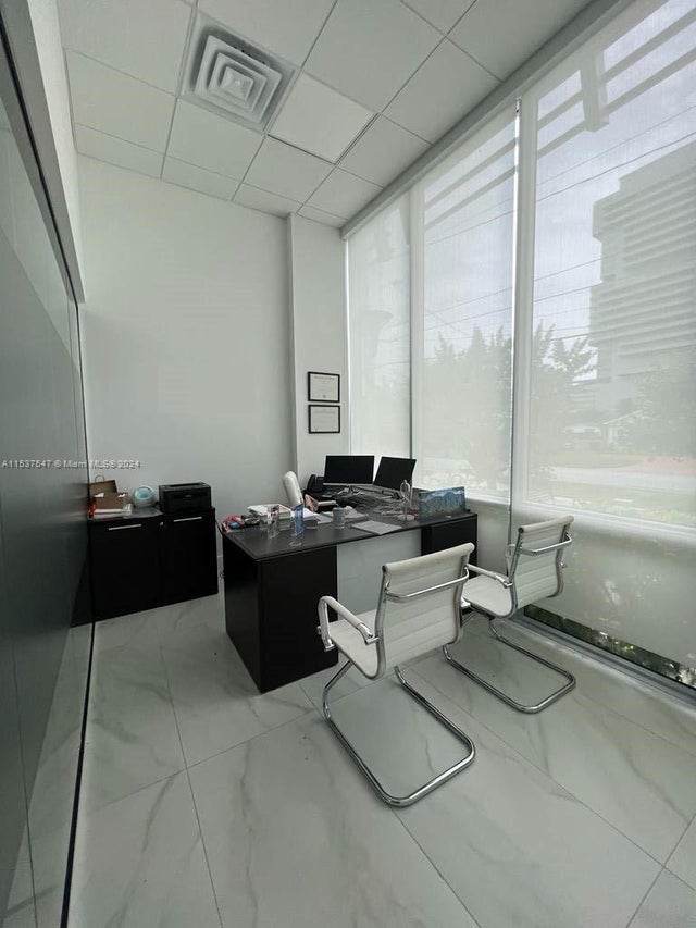 1 of 23 - 800 Se 4th Ave 109, Hallandale Beach, FL