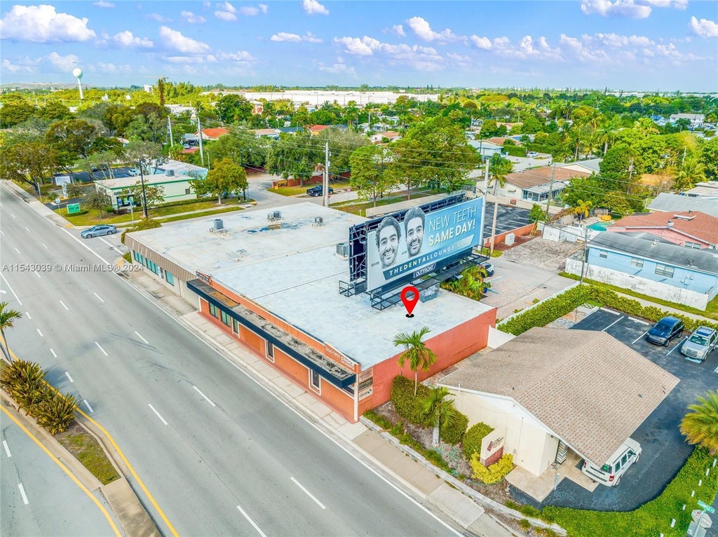 1369 E Sample Rd, Pompano Beach