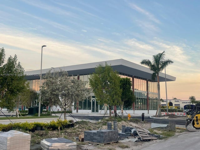 1 of 2 - 1006 E Hallandale Beach Blvd 4-105, Hallandale Beach, FL