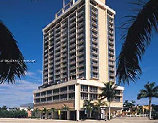1 of 30 - 1720 Harrison St 8c, Hollywood, FL
