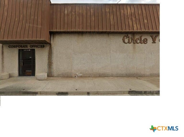 201 Morris Street, Yoakum