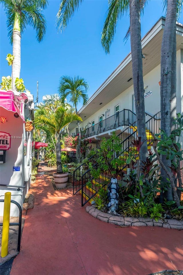 4 of 54 - 1219 S Federal Hwy, Hollywood, FL