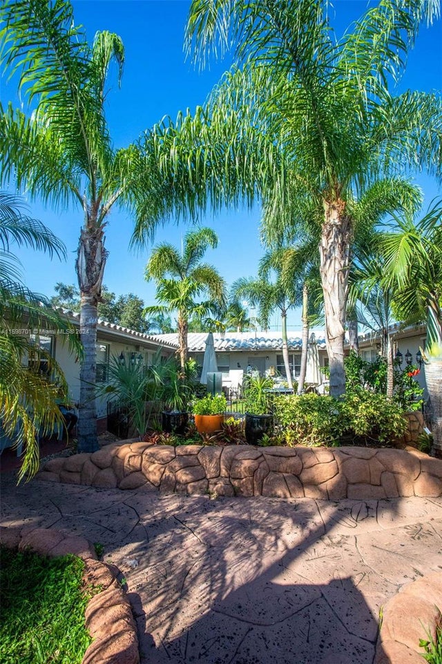 2 of 18 - 1743 Wiley St, Hollywood, FL