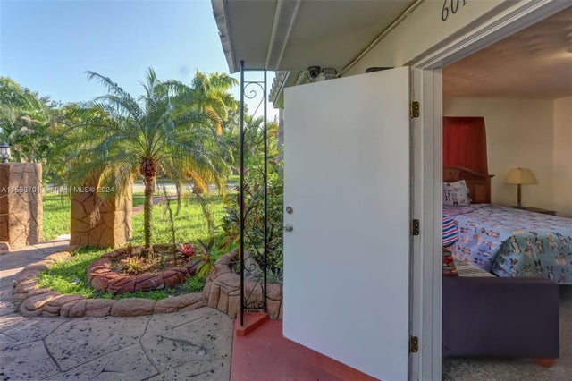4 of 18 - 1743 Wiley St, Hollywood, FL