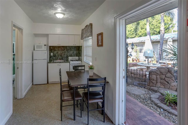 5 of 18 - 1743 Wiley St, Hollywood, FL