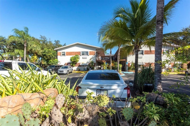 2 of 17 - 1770 Plunkett St 201, Hollywood, FL
