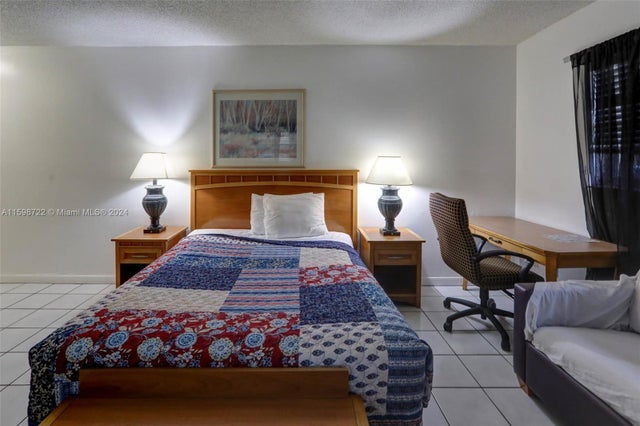 4 of 17 - 1770 Plunkett St 201, Hollywood, FL