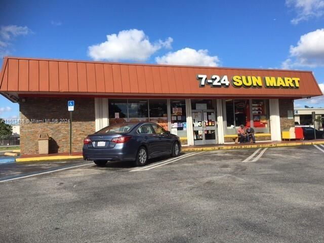 1 of 1 - 7811 W Sample Rd, Coral Springs, FL