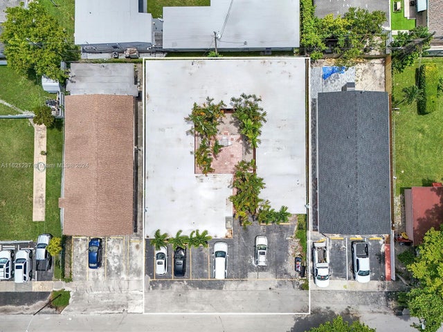 3 of 15 - 700 Ne 6th St, Hallandale Beach, FL