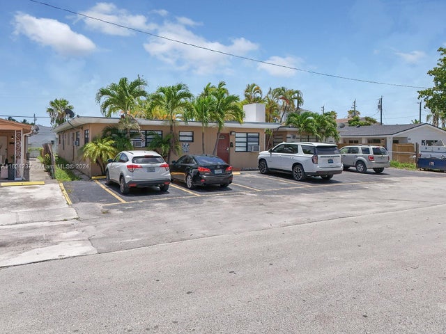 5 of 15 - 700 Ne 6th St, Hallandale Beach, FL