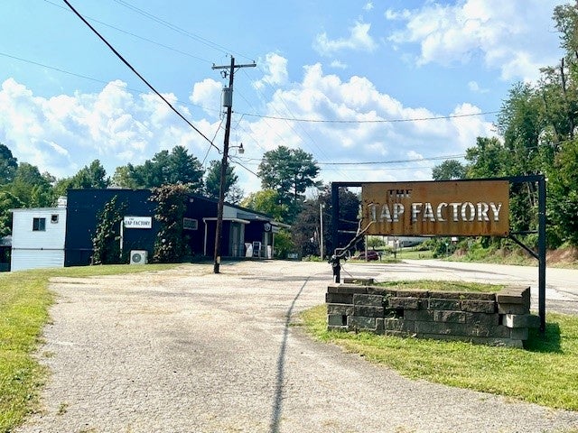 164 Coyle Curtain Road, 