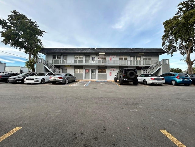 1 of 11 - 5981 Funston St B5, Hollywood, FL